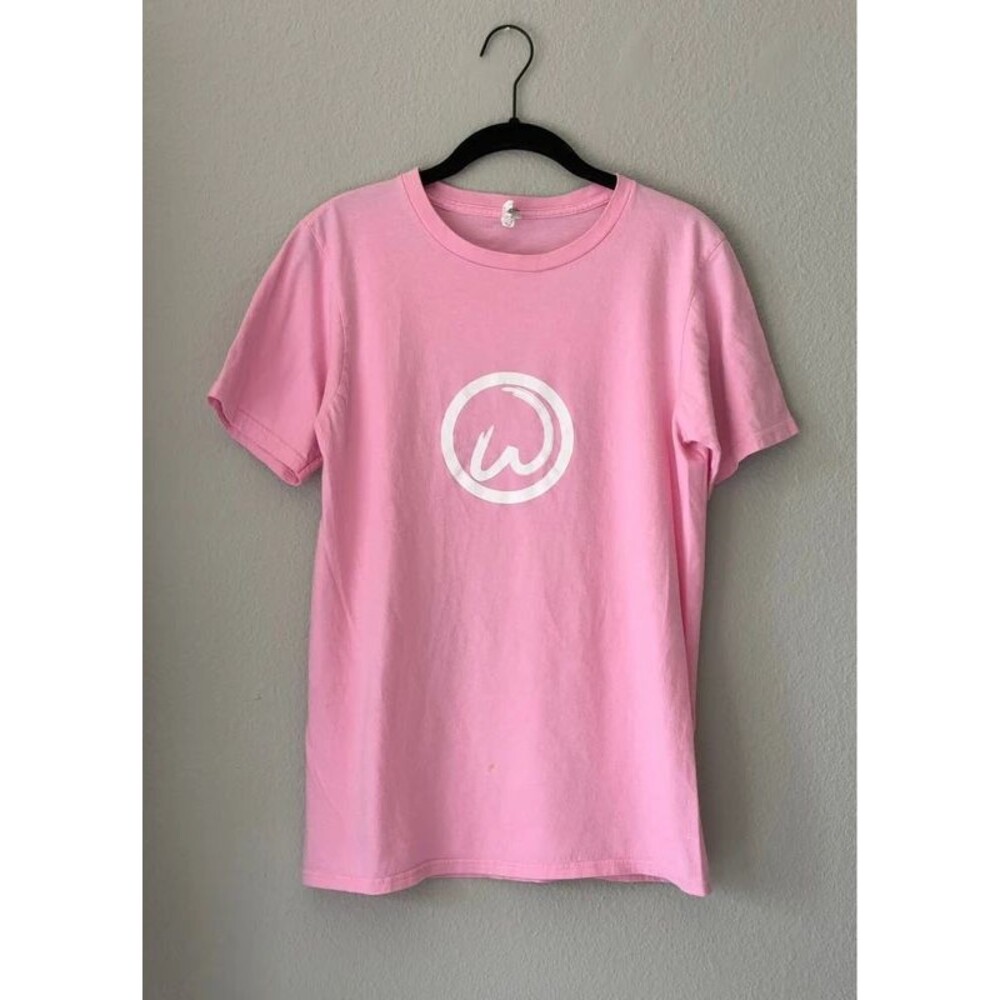Wahlburgers Restaurant T-shirt Pink size Medium